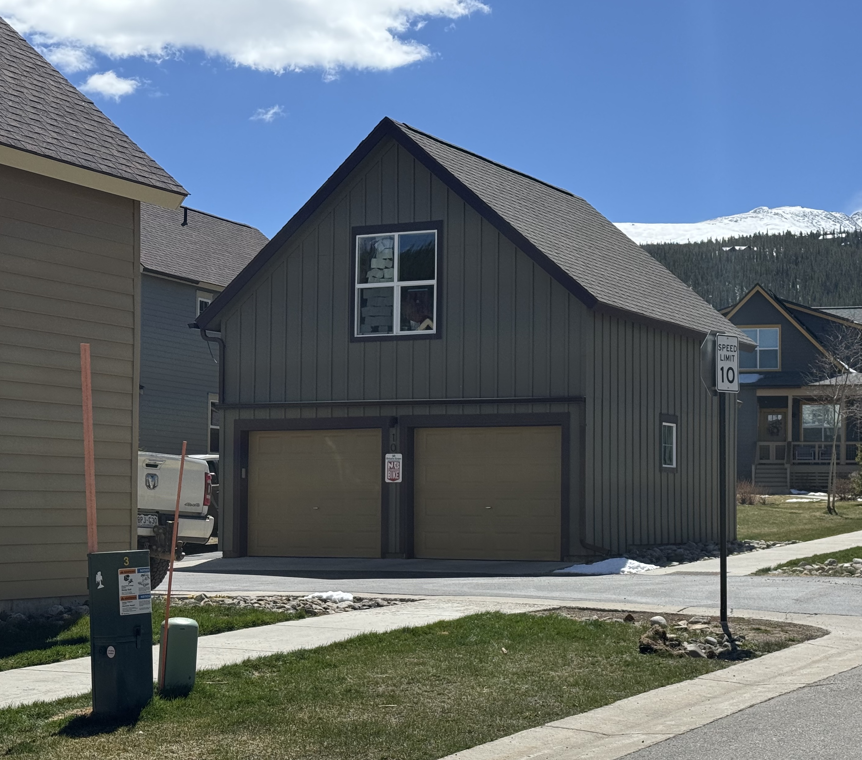 Neighborhood Bike — the shop building from Ontario Green